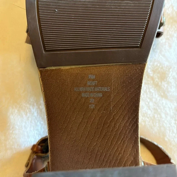 Indigo rd. Women's High Block Heel Open Toe Strappy Faux Leather Sandal 91/2M - Picture 9 of 9